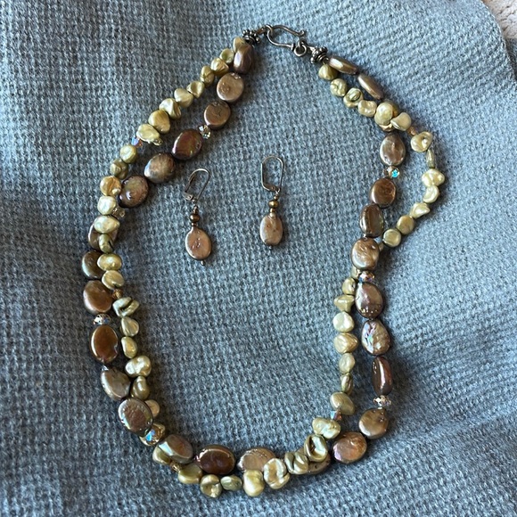 Handmade jeweled necklace & earrings - Picture 2 of 5